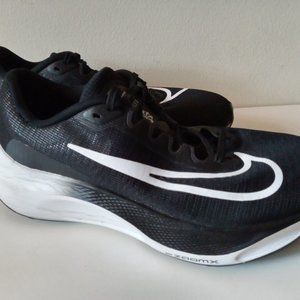 Nike Zoom Fly 5 - Mens size 11.5
